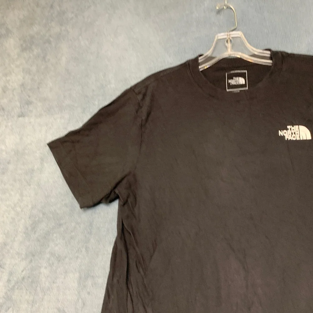 The North Face T Shirt Mens Medium Black Graphic Print Short Sleeve Pullover